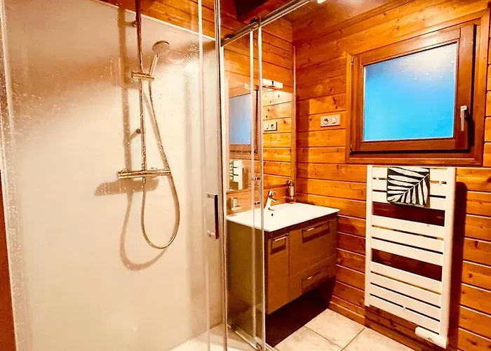 Maison Maneki Evasion 8 Personnes En Bord De *